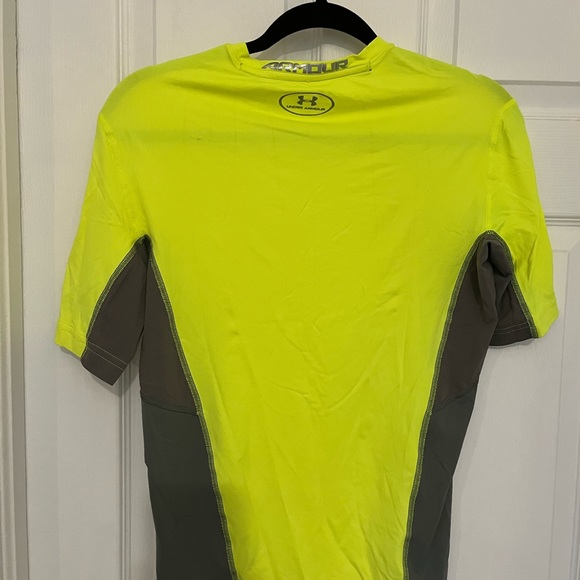 2/15$ - Under Armour compression shirt - Neon - Picture 3 of 3